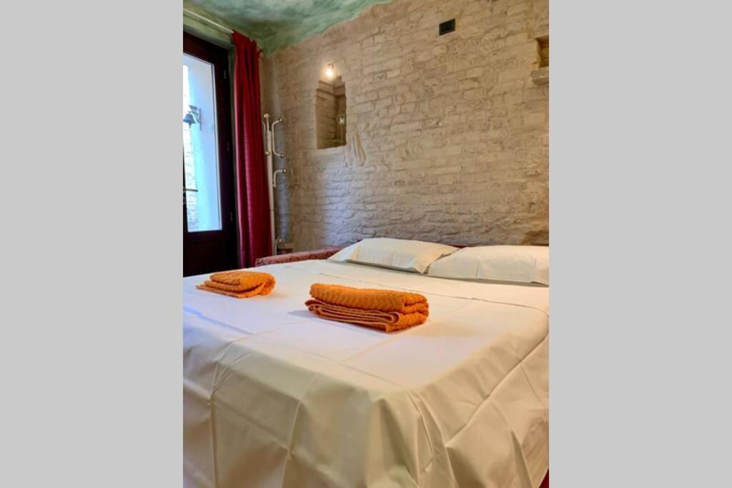 LA GROTTA - CASA CON GROTTA sotterranea Appartamento Monterubbiano Esterno foto