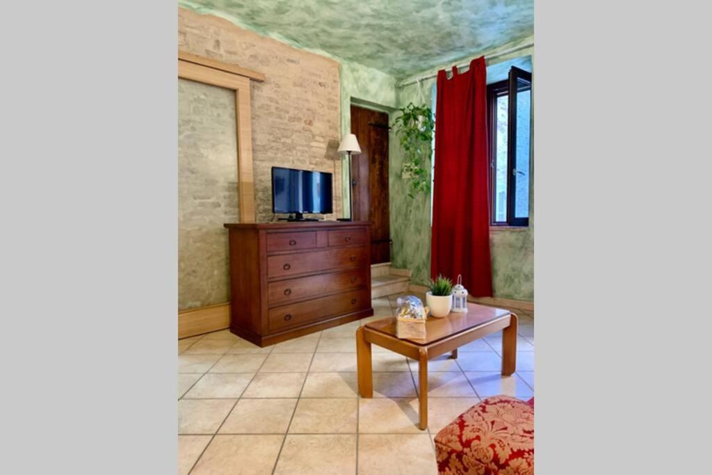LA GROTTA - CASA CON GROTTA sotterranea Appartamento Monterubbiano Esterno foto